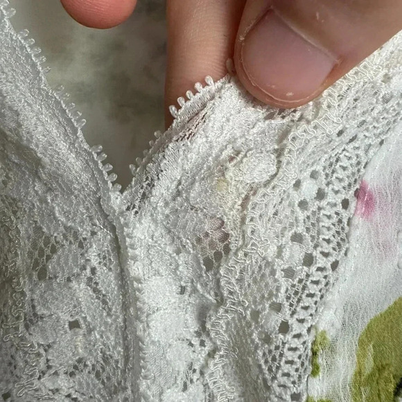 Torrid Peplum Chiffon White Floral Flutter Sleeve Blouse 3X E36 - Picture 7 of 10